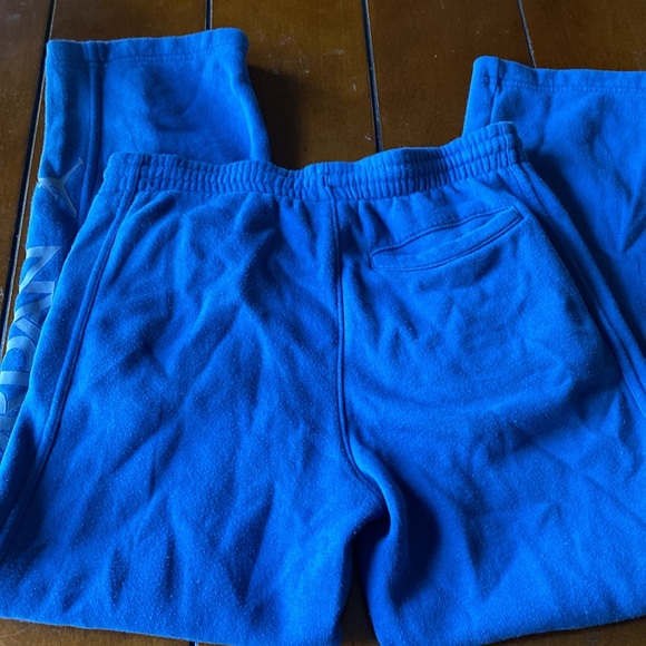 Air Jordan size L approximately 35 inches long. Nice condition - Picture 5 of 11